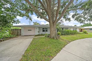 2340 Valencia Dr, Sarasota, FL 34239 - Photo 1