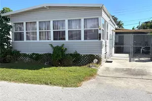 916 51st Avenue Plaza W, Bradenton, FL 34207 - Photo 1