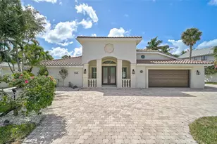 548 Siesta Dr, Sarasota, FL 34242 - Photo 1
