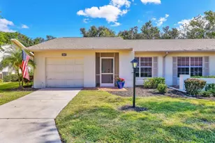 4247 Oakhurst Cir E, Sarasota, FL 34233 - Photo 1