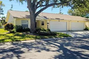 4297 Oakhurst Cir E, Sarasota, FL 34233 - Photo 1