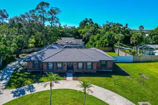 1861 Riviera Cir, Sarasota, FL 34232 - Photo 1