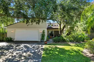 795 Del Oro Dr, Safety Harbor, FL 34695 - Photo 1