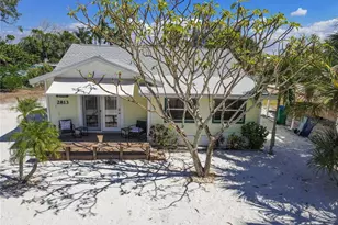 2813 Avenue E, Holmes Beach, FL 34217 - Photo 1