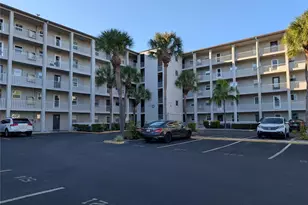 3074 Lake Bayshore Dr, Bradenton, FL 34205 - Photo 1