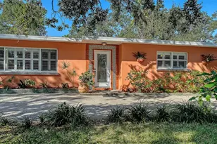 304 21st St W, Bradenton, FL 34205 - Photo 1