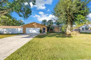 813 Cypress Wood Ln, Sarasota, FL 34243 - Photo 1