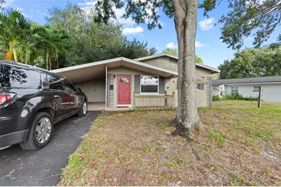 611 Palm Avenue N, Saint Petersburg, FL 33703 - Photo 1