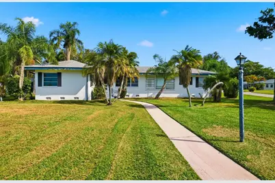 6240 Uplands Boulevard, Sarasota, FL 34243 - Photo 1