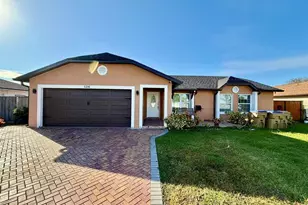 526 Royal Palm Dr, Kissimmee, FL 34743 - Photo 1