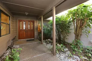 5728 Doral Dr, Sarasota, FL 34243 - Photo 1