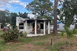 521 23rd St E, Bradenton, FL 34208 - Photo 1