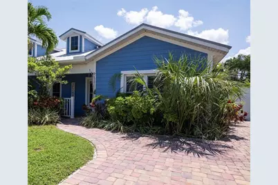 213 75th Street, Holmes Beach, FL 34217 - Photo 1