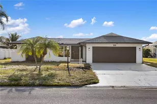 33 Caddy Rd, Rotonda West, FL 33947 - Photo 1