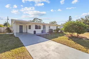 4404 55th Ave Dr E, Bradenton, FL 34203 - Photo 1