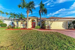 7207 38th Ct E, Sarasota, FL 34243 - Photo 1
