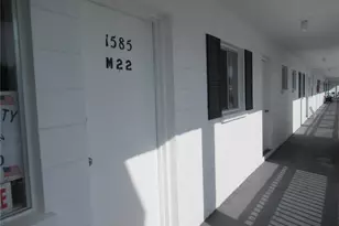 1585 Leisure Dr, Bradenton, FL 34207 - Photo 1