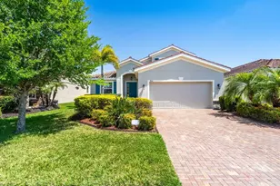 2844 Esmeralda Dr, Sarasota, FL 34243 - Photo 1