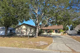 915 60th St W, Bradenton, FL 34209 - Photo 1