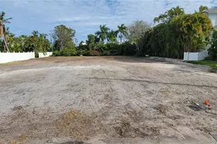 1397 Harbor Dr, Sarasota, FL 34239 - Photo 1