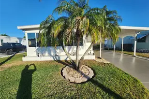 808 53rd Ave E, Bradenton, FL 34203 - Photo 1