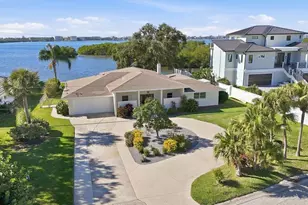 8632 Dunmore Dr, Sarasota, FL 34231 - Photo 1