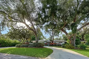 1672 Shoreland Dr, Sarasota, FL 34239 - Photo 1