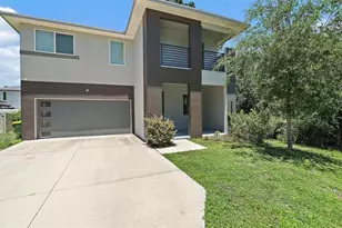 2587 Temple St, Sarasota, FL 34239 - Photo 1