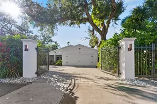 1740 S Orange Ave, Sarasota, FL 34239 - Photo 1