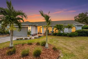 4617 Hamlets Grv Dr, Sarasota, FL 34235 - Photo 1