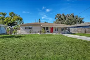 3008 Arch Dr, Sarasota, FL 34232 - Photo 1