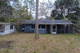 5604 Riverside Dr, Yankeetown, FL 34498 - Photo 1