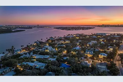 129 Pierson Lane, Sarasota, FL 34242 - Photo 1