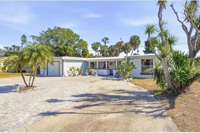 6035 Hopkins Drive N, Bradenton, FL 34207 - Photo 1