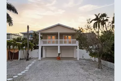 2112 Avenue B, Bradenton Beach, FL 34217 - Photo 1