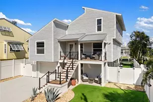 5119 Oxford Dr, Sarasota, FL 34242 - Photo 1