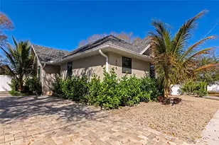 316 27th St W, Bradenton, FL 34205 - Photo 1
