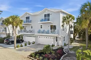 6250 Holmes Blvd, Holmes Beach, FL 34217 - Photo 1