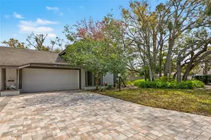 4689 Oak Forest Dr E, Sarasota, FL 34231 - Photo 1