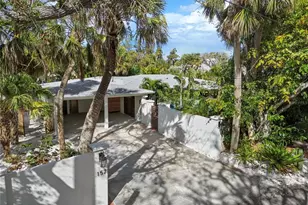 157 Garden Ln, Sarasota, FL 34242 - Photo 1