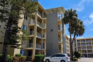3807 Lake Bayshore Dr, Bradenton, FL 34205 - Photo 1