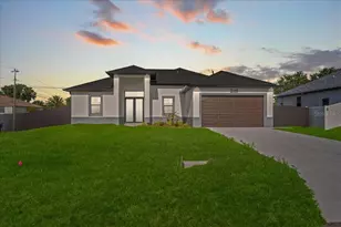 2220 NE 9th Pl, Cape Coral, FL 33909 - Photo 1