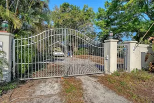 1812 54th St E, Bradenton, FL 34208 - Photo 1