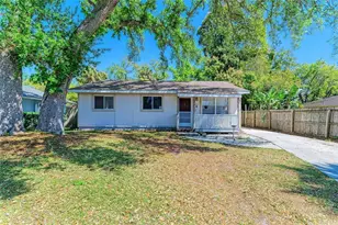 2015 22nd St W, Bradenton, FL 34205 - Photo 1