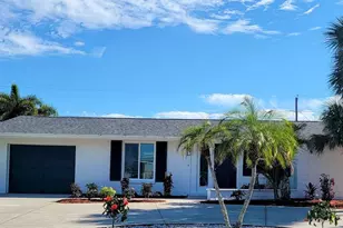 401 Sunnyside Dr, Venice, FL 34293 - Photo 1