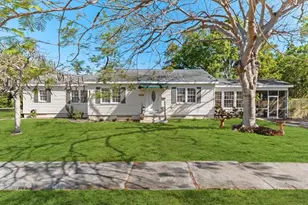2514 15th Ave W, Bradenton, FL 34205 - Photo 1