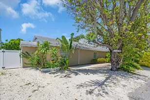 1761 Siesta Dr, Sarasota, FL 34239 - Photo 1