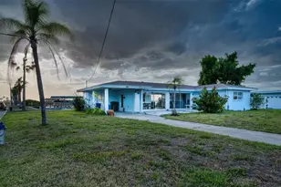 210 21st St NE, Bradenton, FL 34208 - Photo 1