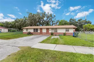 902 27th St E, Bradenton, FL 34208 - Photo 1