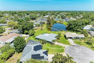 1907 37th St W, Bradenton, FL 34205 - Photo 1